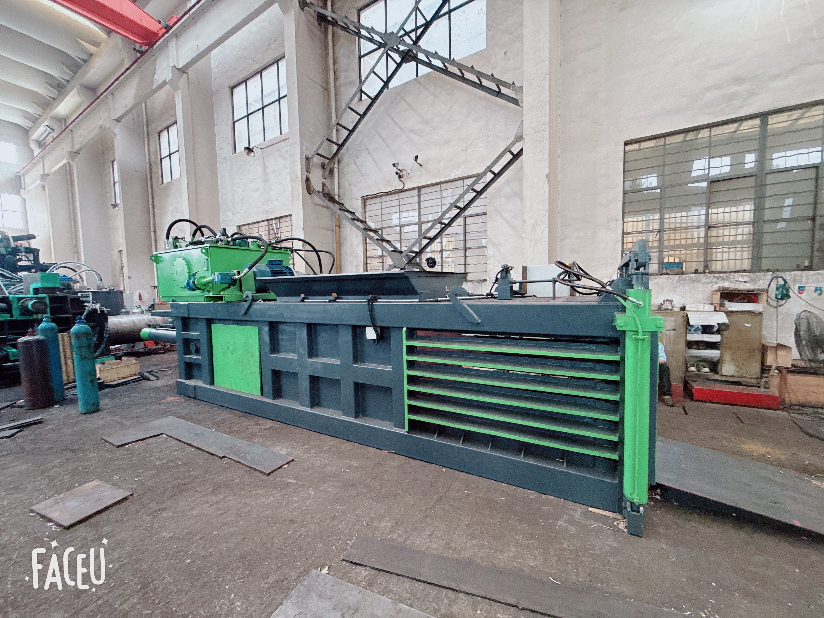 Najnowsze blogi firmy Od 10 do 40 ton dziennie: Planowanie pojemności balery i długości przenośnika dla rosnących operacji recyklingu