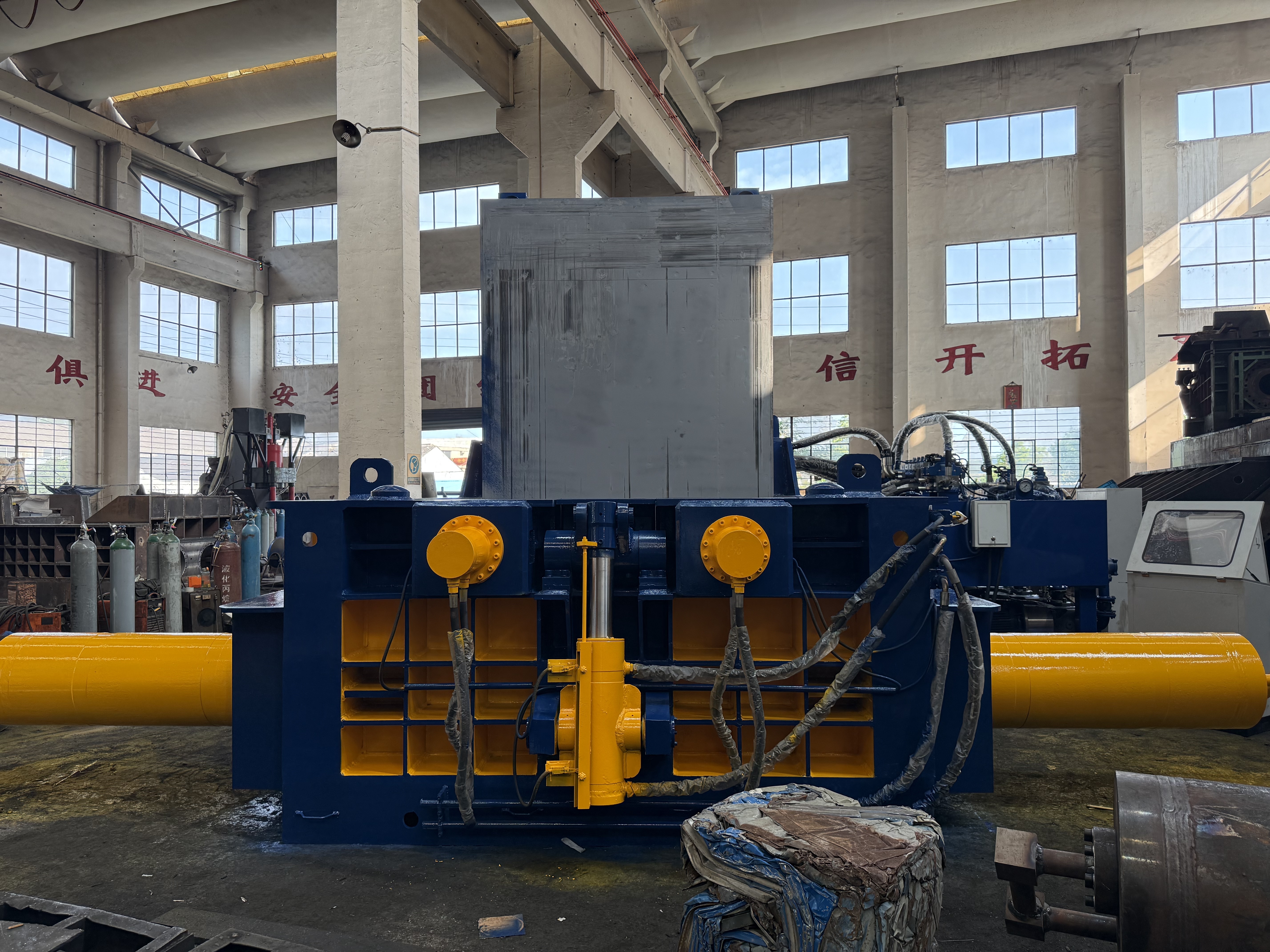 Najnowsze blogi firmy Indyjska przetwórnia złomu modernizuje produkcję o dwa hydrauliczne prasy do metalu Y81-315