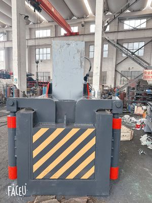 kupować 200T Hydraulic Scrap Metal Baler Press / Metal Recycling Baler Machine z sterowaniem PLC online manufacture